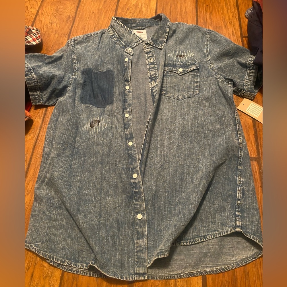 Men’s Levis Shirt